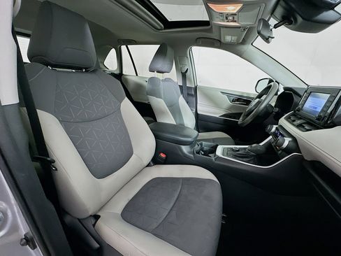 Used 2019 Toyota RAV4 XLE image 31