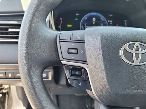 Used 2025 Toyota Camry LE image 21