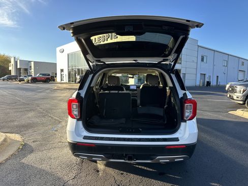 Certified 2023 Ford Explorer XLT w/ Equipment Group 202A image 5