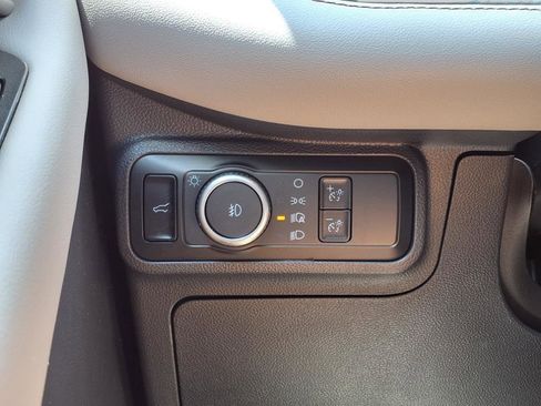 Used 2025 Ford Explorer Active w/ Active Comfort Package image 20