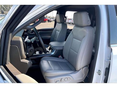 Used 2023 GMC Sierra 1500 SLT w/ SLT Premium Plus Package AWD/4WD image 26