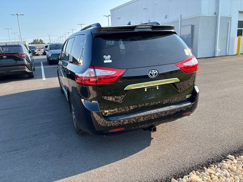 Used 2018 Toyota Sienna Limited Premium AWD/4WD image 12