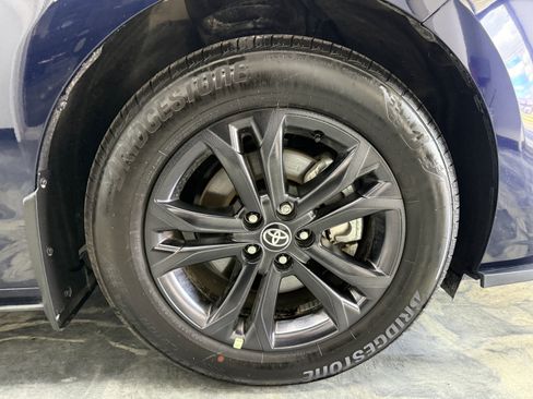 Used 2026 Toyota Sienna XSE AWD/4WD image 34