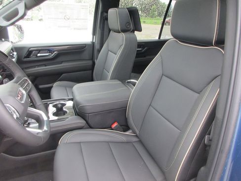 New 2026 GMC Yukon Elevation w/ Elevation Premium Package AWD/4WD image 11