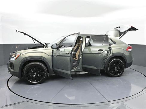 Used 2026 Volkswagen Atlas Cross Sport SE image 46