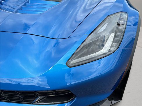 Used 2015 Chevrolet Corvette Z06 w/ 3LZ Preferred Equipment Group RWD image 11