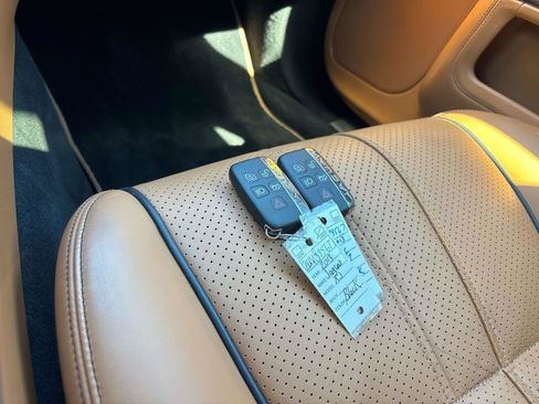 Used 2013 Jaguar XJ image 23