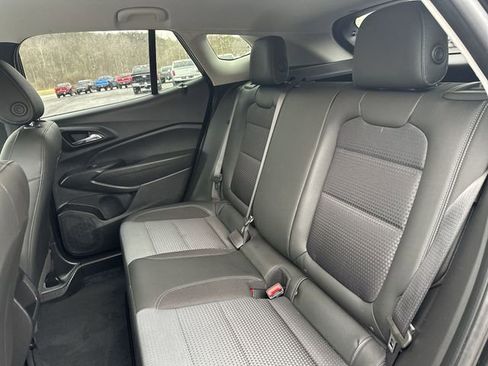 Used 2025 Chevrolet Trax LT image 25