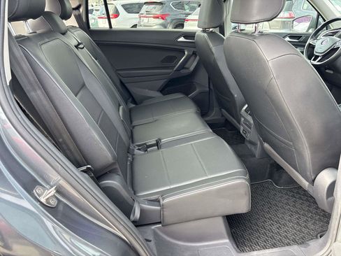 Used 2019 Volkswagen Tiguan SE w/ Panoramic Sunroof Package image 15