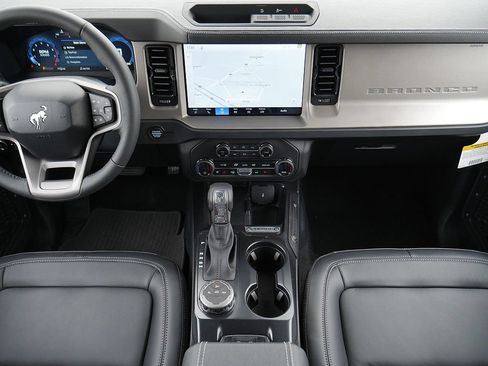 New 2026 Ford Bronco Outer Banks AWD/4WD image 19