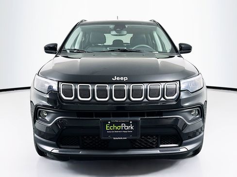 Used 2022 Jeep Compass Latitude AWD/4WD image 2