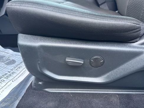 Used 2021 Ford Expedition XLT image 28