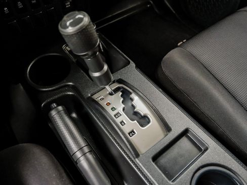 Used 2012 Toyota FJ Cruiser 4WD image 23