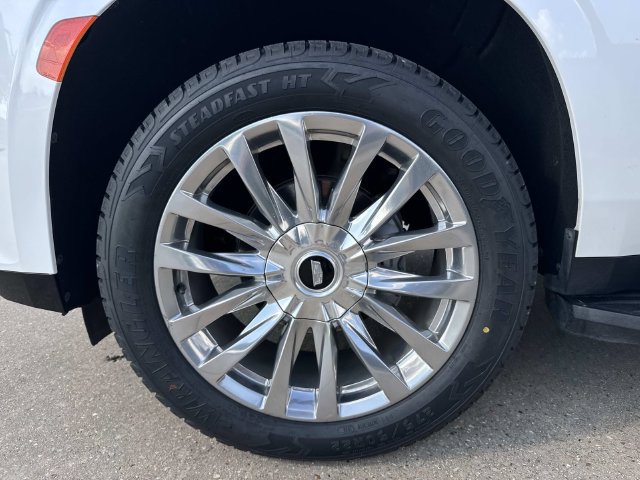Used 2022 Cadillac Escalade Luxury RWD image 7