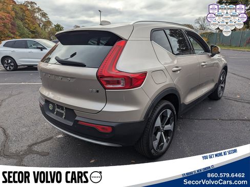 Certified 2023 Volvo XC40 B5 Plus image 4