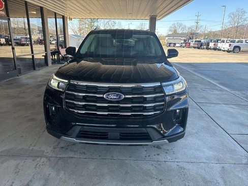 Certified 2025 Ford Explorer Active w/ Active Comfort Package image 2