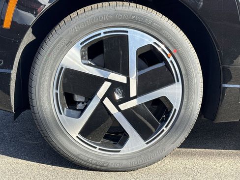 New 2026 Hyundai Ioniq 9 Limited image 12