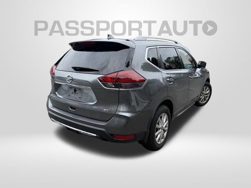 Used 2018 Nissan Rogue SV FWD image 2