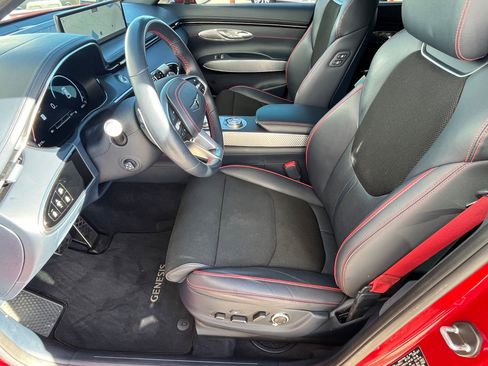 Used 2023 Genesis GV70 2.5T w/ Sport Prestige Package image 5