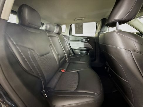 Used 2022 Jeep Compass Latitude AWD/4WD image 32