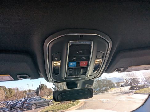 Used 2025 Jeep Grand Cherokee Altitude image 25