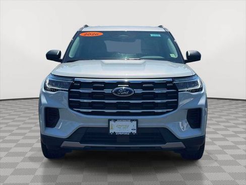 Used 2026 Ford Explorer Active AWD/4WD image 2