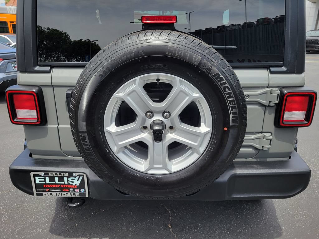 Used 2022 Jeep Wrangler Sport AWD/4WD image 17