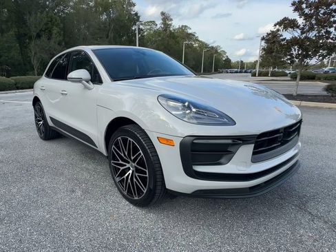 Used 2023 Porsche Macan image 2