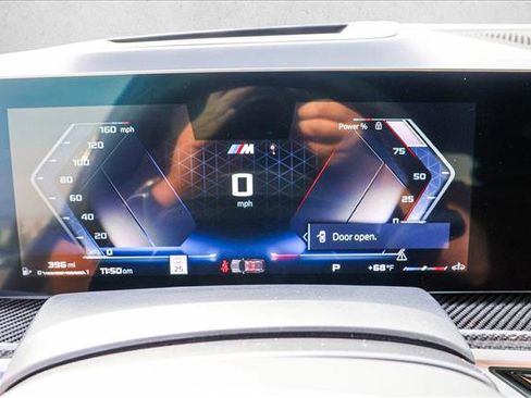 Used 2025 BMW X7 M60i w/ Climate Comfort Package AWD/4WD image 14