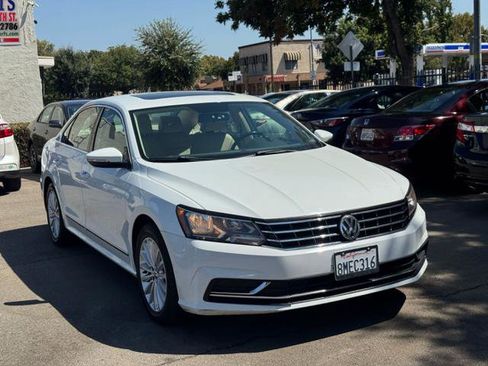 Used 2017 Volkswagen Passat 1.8T SE image 3