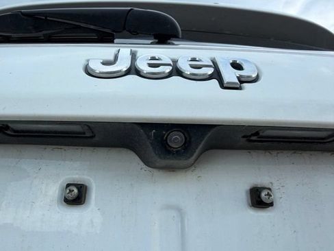Used 2024 Jeep Compass Latitude AWD/4WD image 11