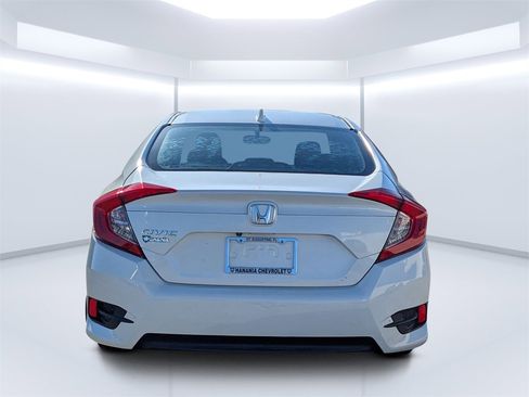 Used 2018 Honda Civic EX image 4