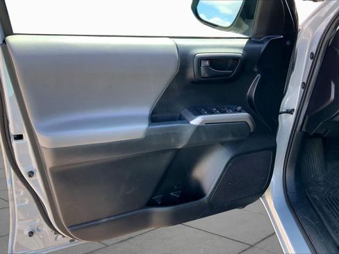 Used 2021 Toyota Tacoma SR5 RWD image 20