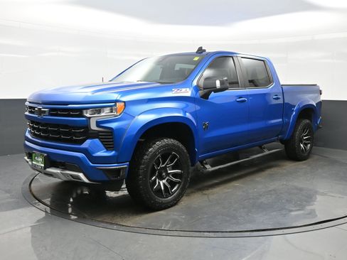 Used 2022 Chevrolet Silverado 1500 RST image 2
