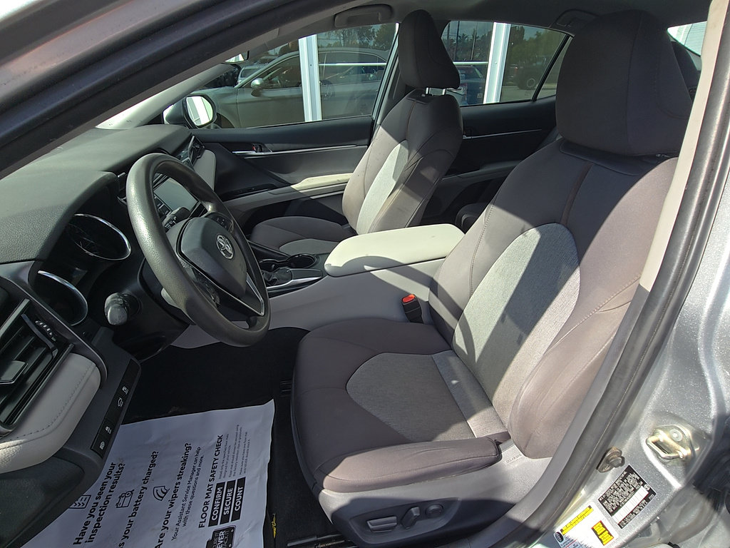 Used 2019 Toyota Camry LE FWD image 9