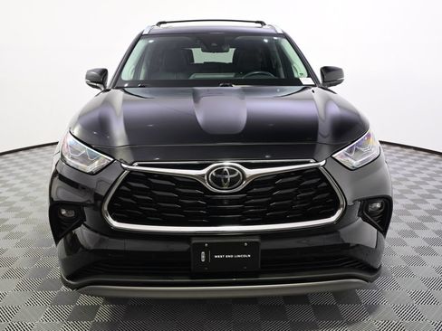 Used 2021 Toyota Highlander Platinum AWD/4WD image 10
