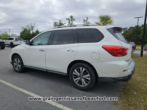 Used 2020 Nissan Pathfinder SL FWD image 7