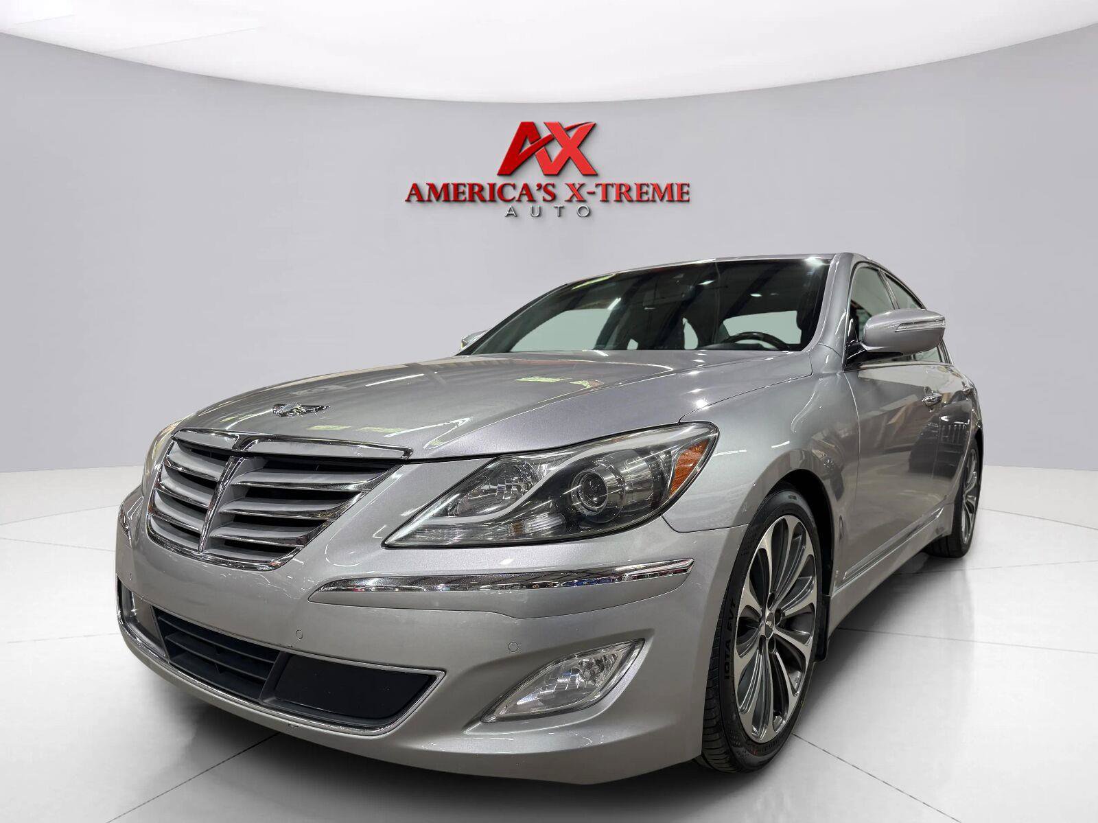 Used 2013 Hyundai Genesis 5.0 R-Spec RWD image 2