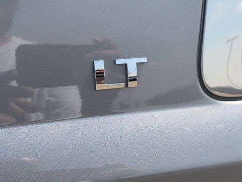 Used 2019 Chevrolet Suburban LT AWD/4WD image 7