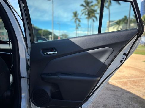 Used 2018 Toyota Prius Prime Plus image 16