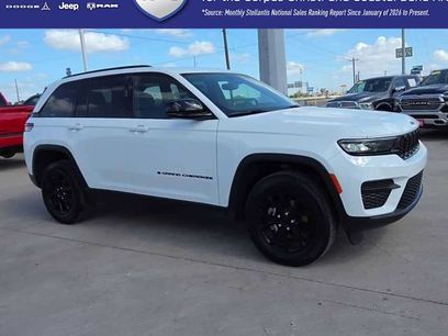 Used 2024 Jeep Grand Cherokee Altitude