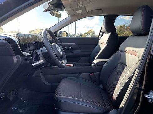 New 2026 Nissan Kicks SR AWD/4WD image 16