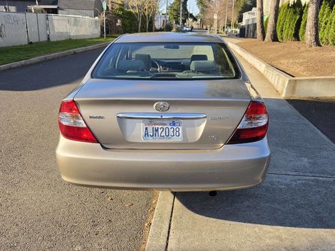 Used 2003 Toyota Camry SE FWD image 6