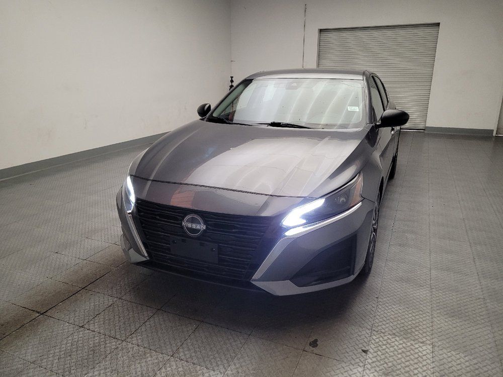 Used 2024 Nissan Altima 2.5 SV FWD image 15