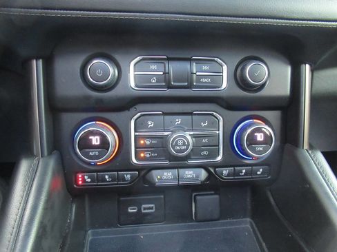 Used 2022 Chevrolet Tahoe High Country image 32