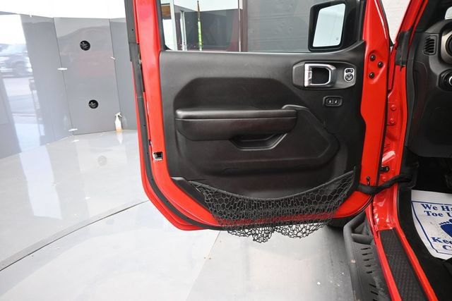 Used 2018 Jeep Wrangler Unlimited Sport S AWD/4WD image 10