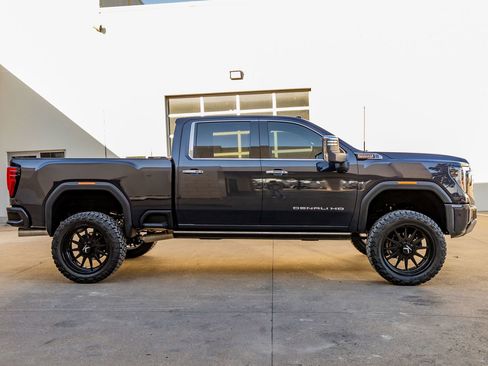 Used 2024 GMC Sierra 2500 Denali w/ Denali Reserve Package image 11