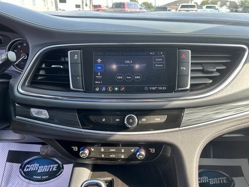 Used 2021 Buick Enclave Essence FWD image 27