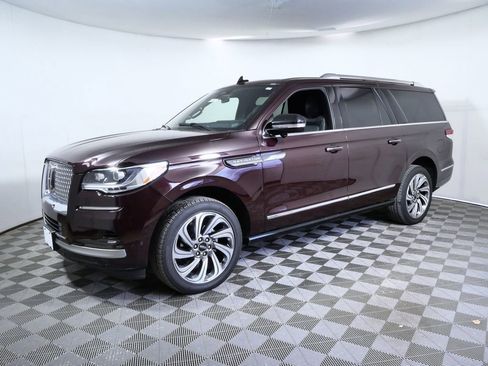 Certified 2023 Lincoln Navigator L Reserve AWD/4WD image 5