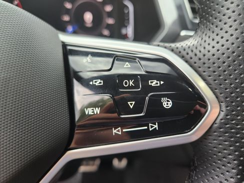 Used 2022 Volkswagen Tiguan SEL R-Line image 15